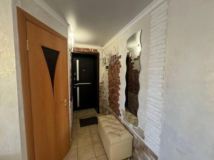 Apartment трехкомнатная в центре города с выходом в парк